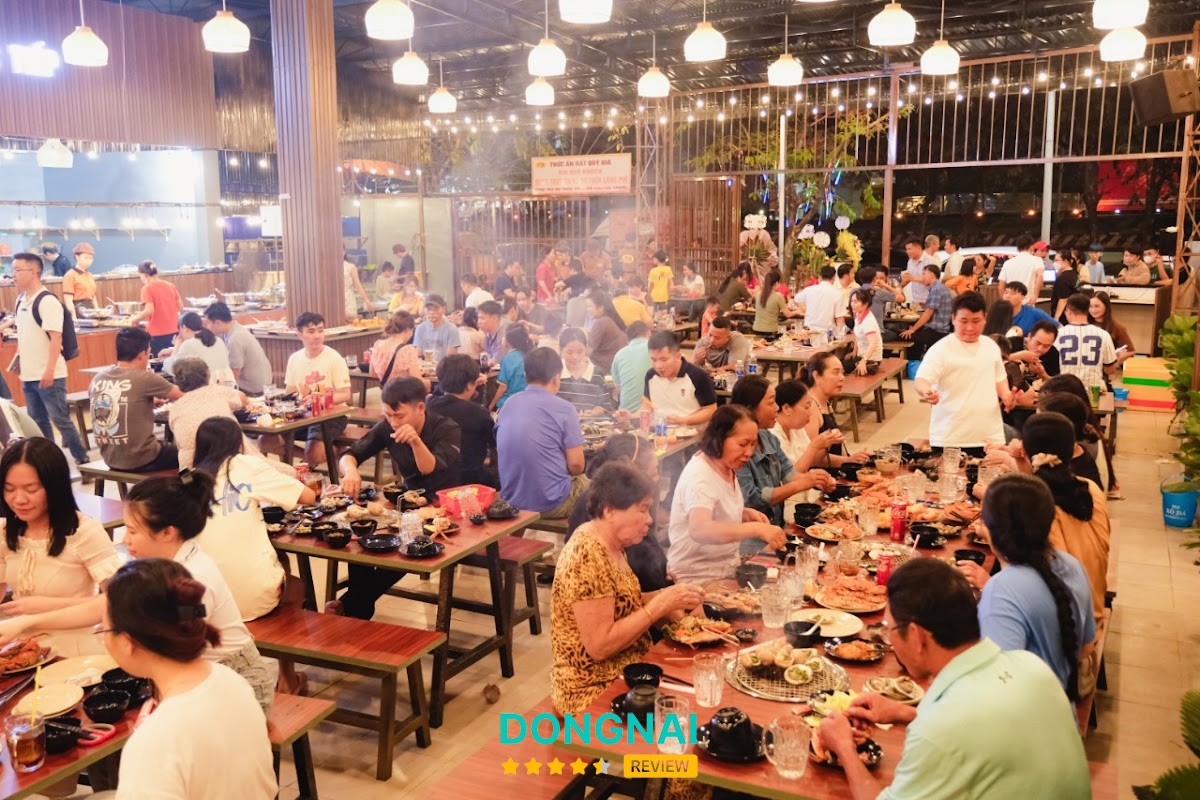 Buffet F&B Long Thành – QXH4+GXJ, Long Thành, Đồng Nai, Việt Nam