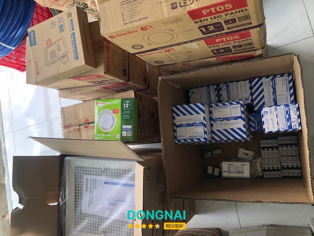 Cửa hàng Kim khí, điện, nước Sáu Huệ tại Tân Triều