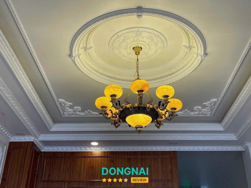 Khu trưng bày thiết bị vệ sinh và nội thất