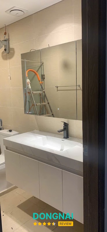 Không gian trưng bày thiết bị vệ sinh Hubert