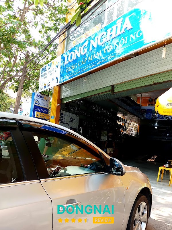 Khu vực dịch vụ tại Mâm vỏ Ô tô Long Nghĩa