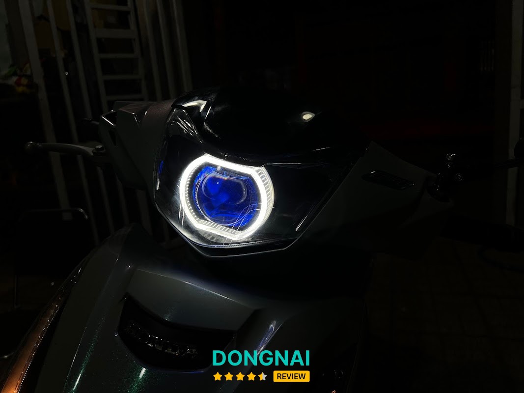 Khu vực làm đèn tại Doctorlight Moto247