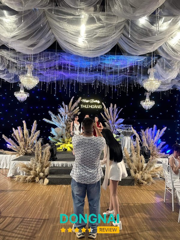 Trung Tâm Hội Nghị Tiệc Cưới Adela Center ở Đồng Xoài