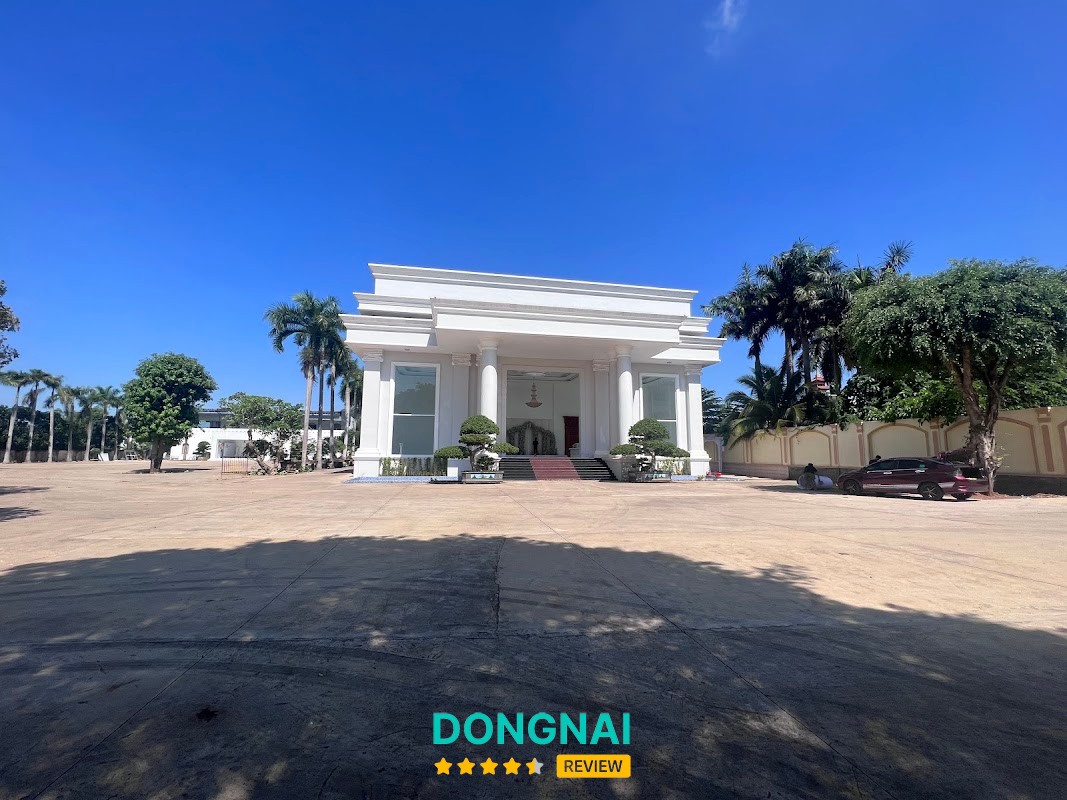 Không gian Adela Center