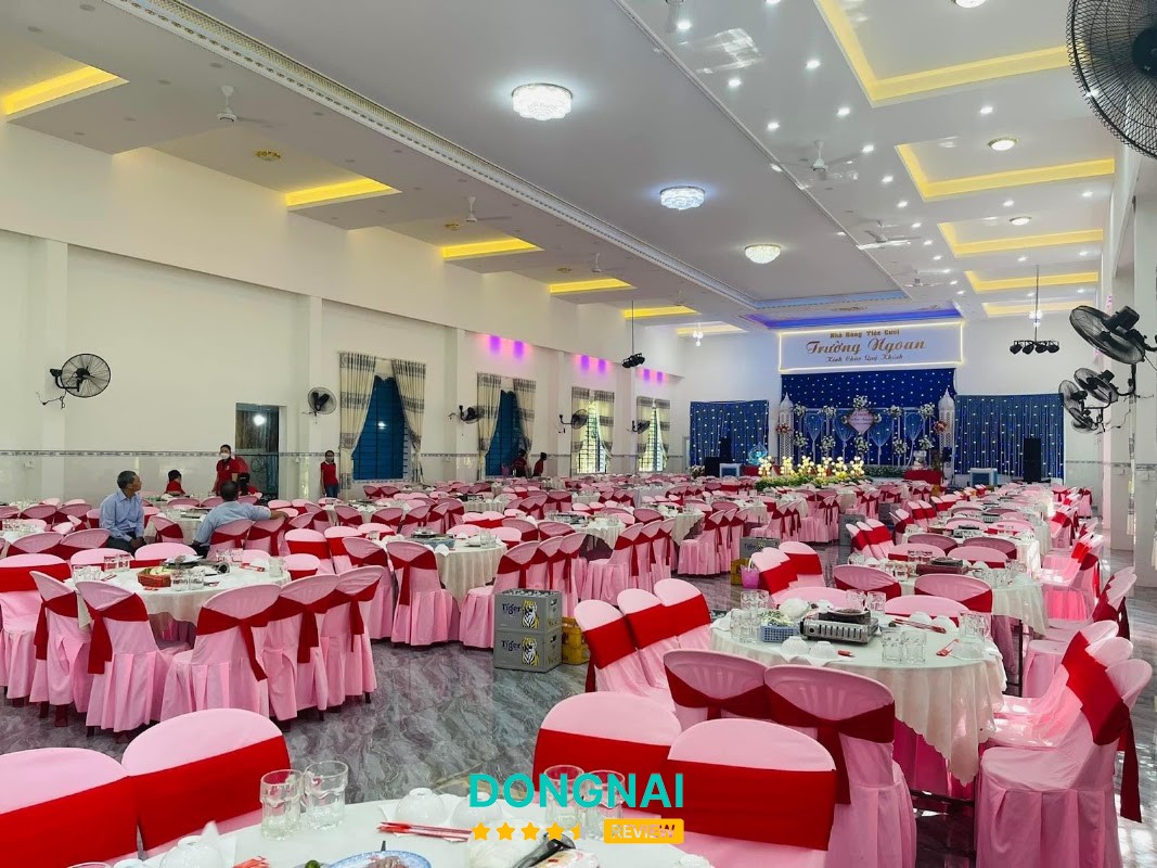 Không gian Nhà Hàng Tiệc Cưới Trường Ngoan
