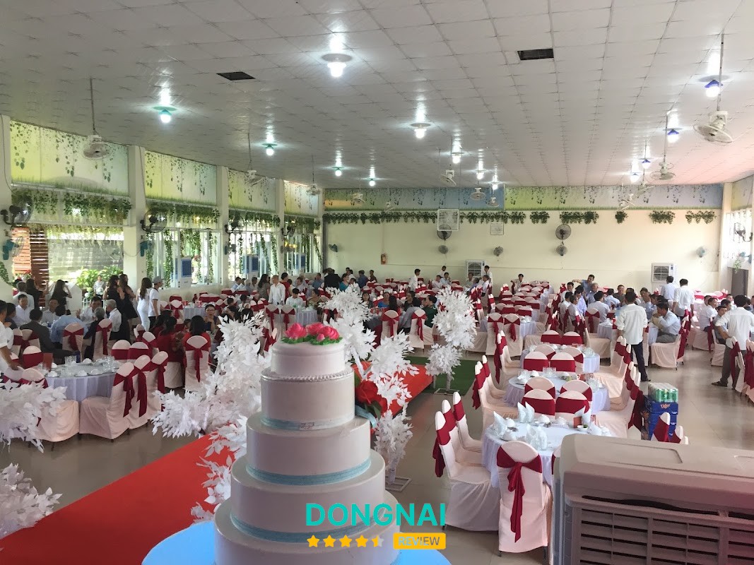 Hoa viên tiệc cưới Năm Sen Long Khánh
