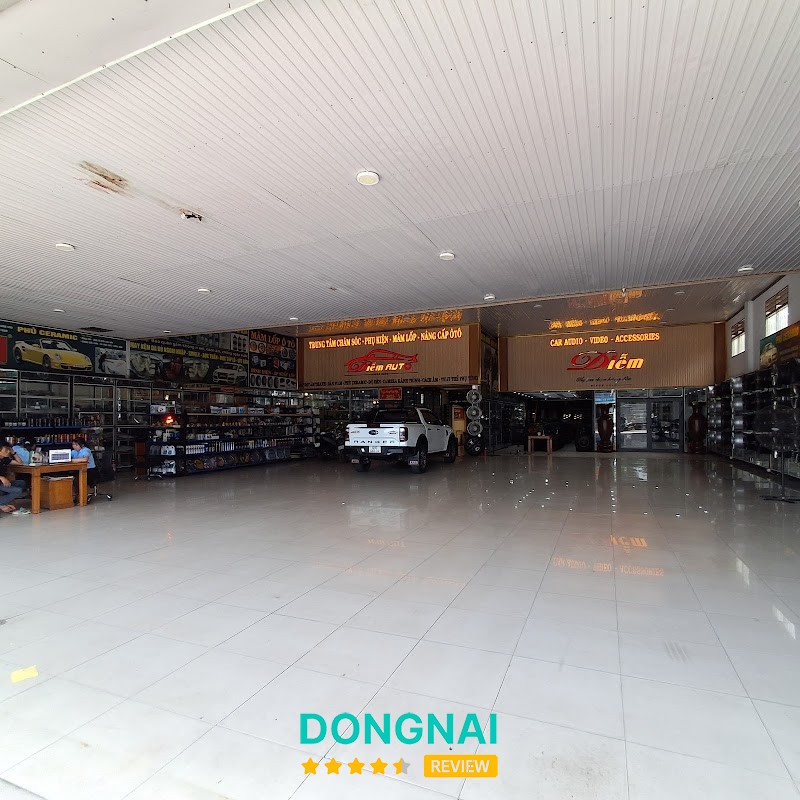 Phụ kiện tại Nội thất ô tô Diễm Long Bình