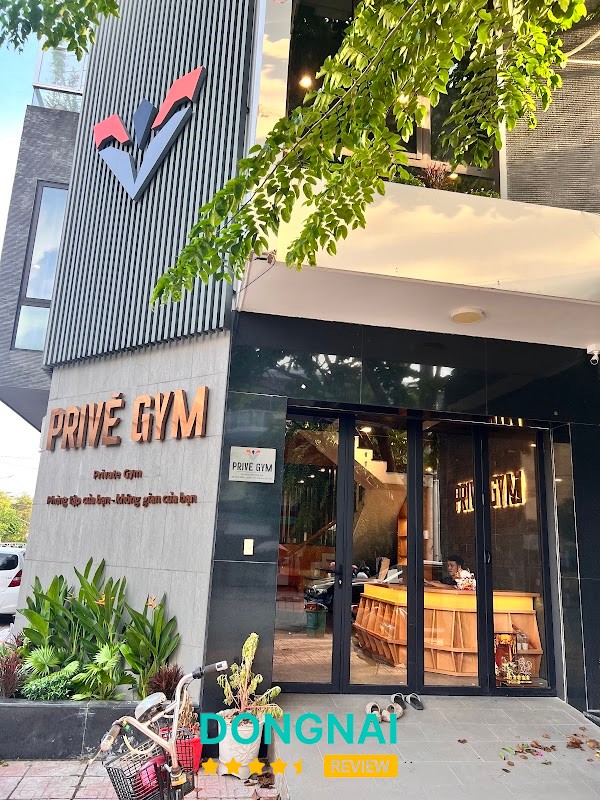Thiết bị tập luyện tại Privé Gym