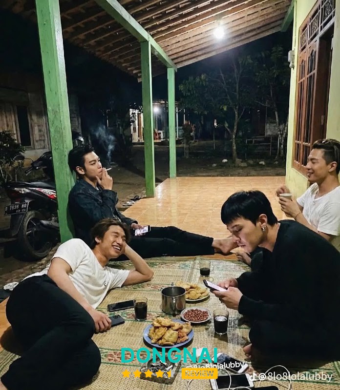 Phun mày môi Thu Hiền Lê