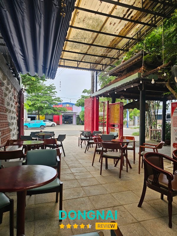 Trầm Koi Garden Coffee Chơn Thành