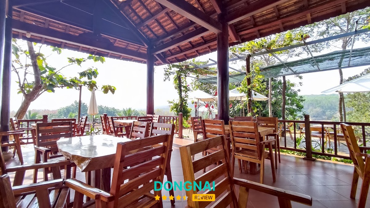 Vườn Thông Coffee tại Phước Bình