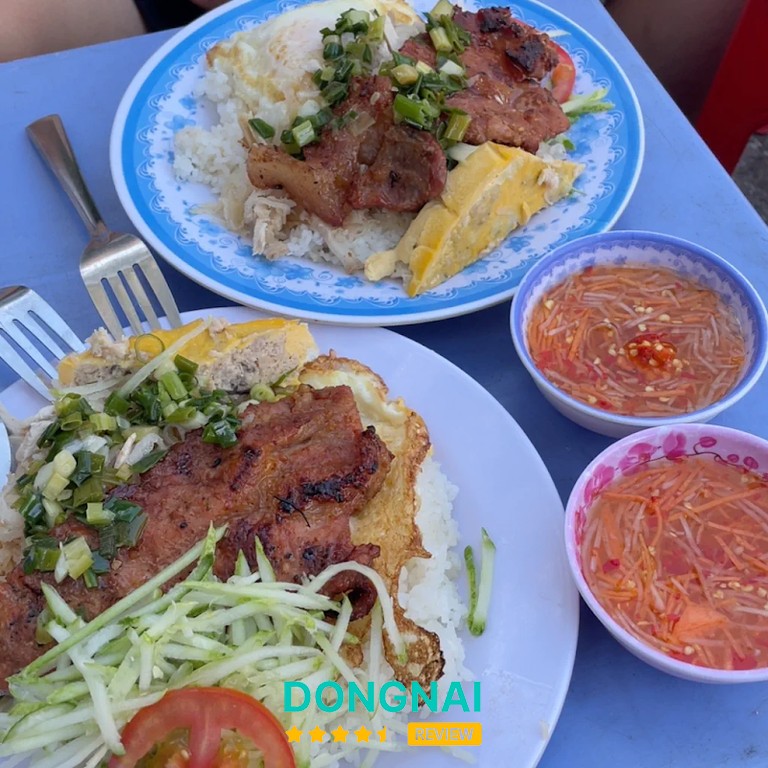 Cơm Tấm Cô Tuyết ở Trấn Biên