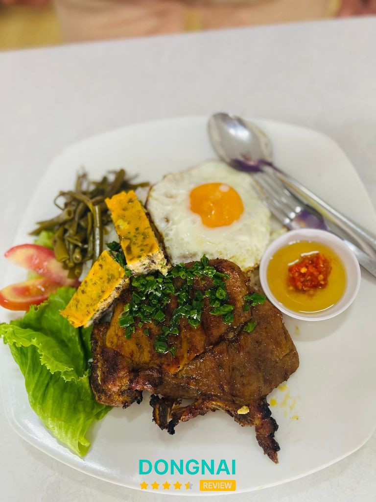 Quán Cơm Tấm Bánh Canh Miến tại Dầu Giây