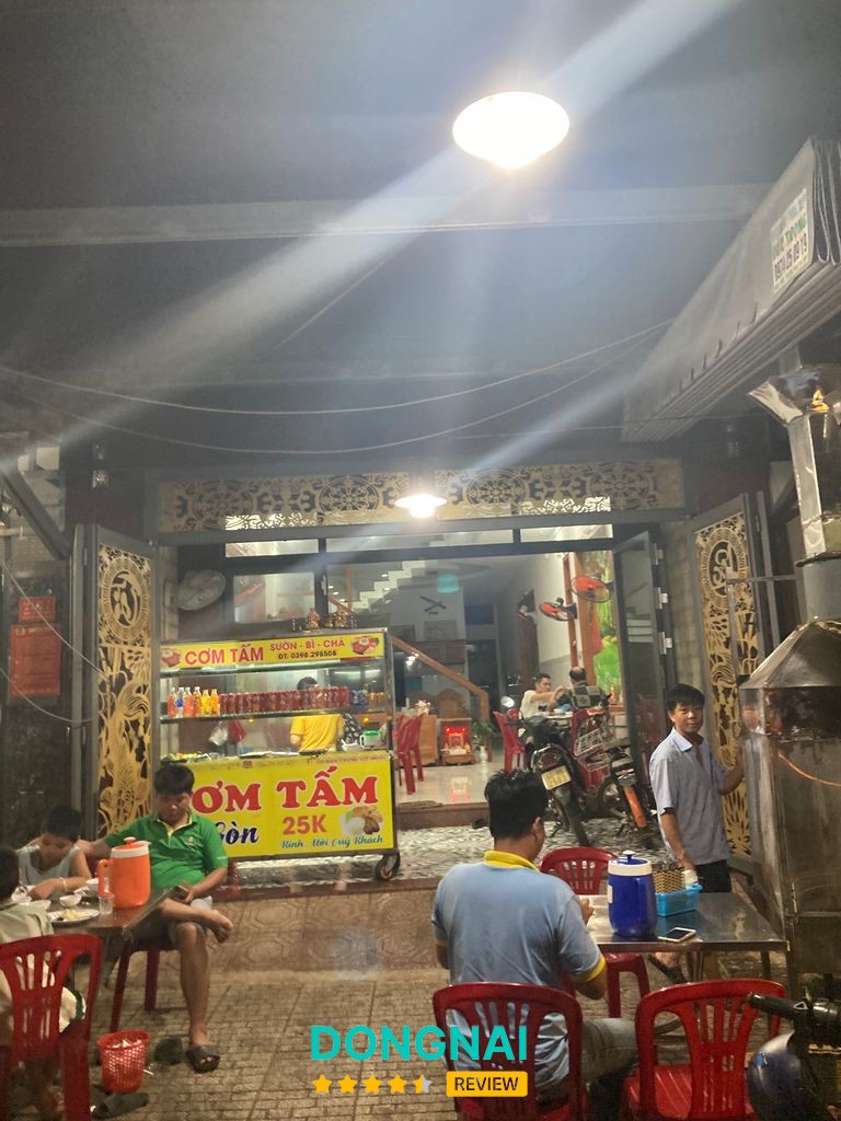 Cơm tấm sườn bì Sài Gòn tại Dầu Giây