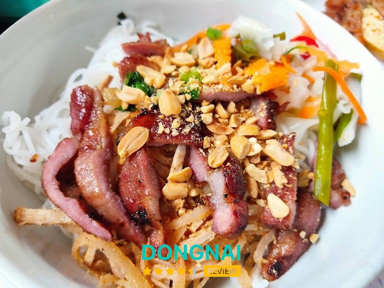 Phần cơm tại Cơm Tấm 57