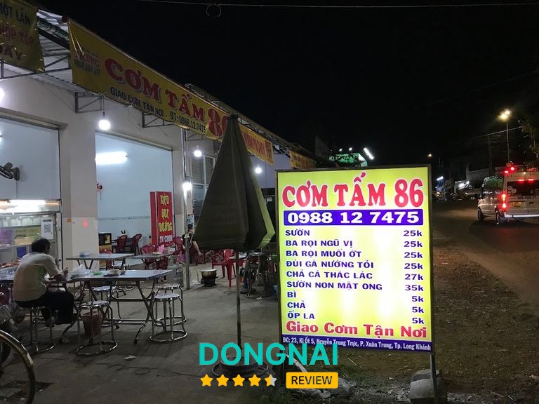 Không gian Cơm Tấm 86