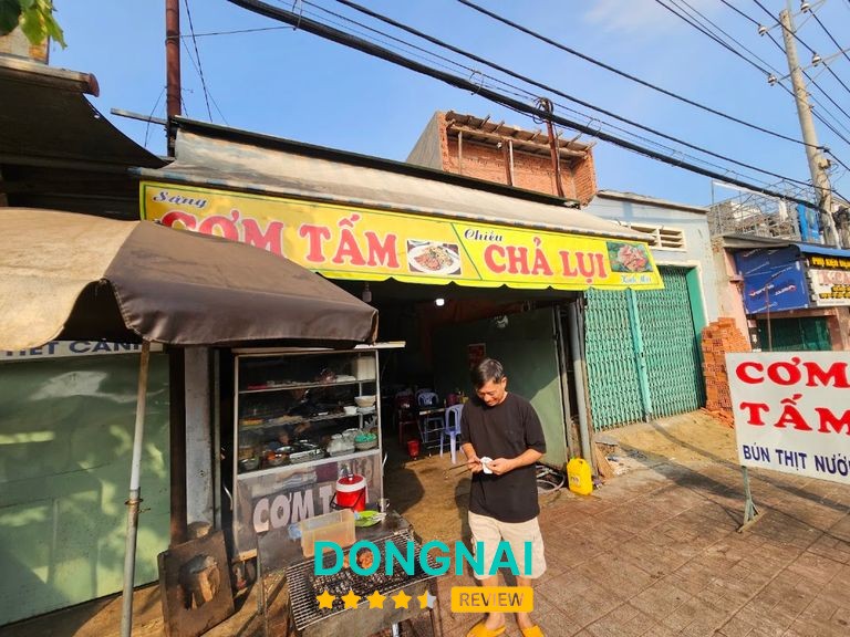 Quán cơm tấm 228 Hồ Thị Hương Long Khánh