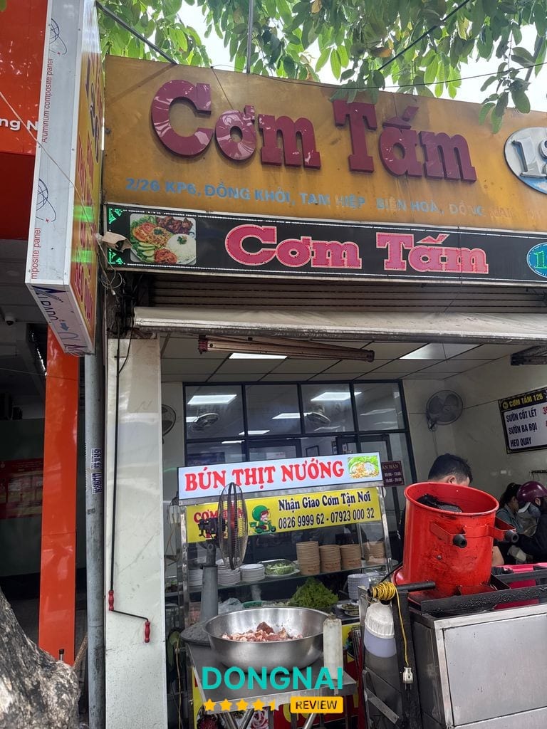 Cơm tấm 126 trên đường Đồng Khởi