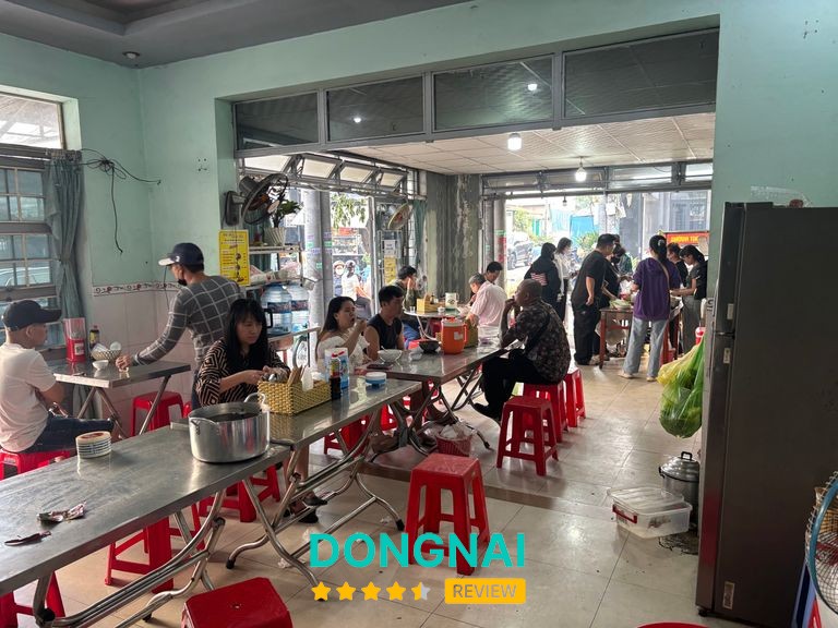 Cơm Tấm Thanh Hiền trên đường Đoàn Văn Cự