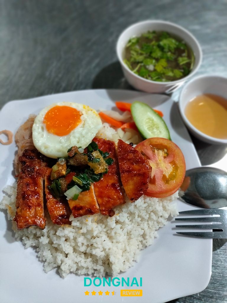Món ăn tại Cơm Tấm Pi Pi