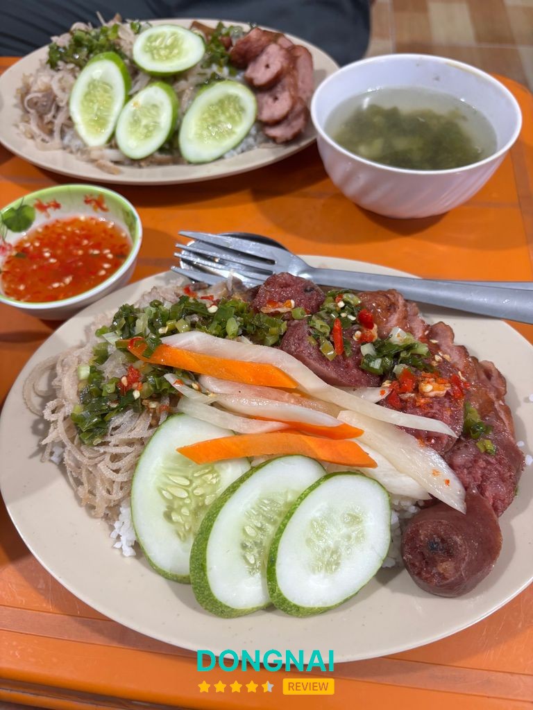 Cơm Tấm C3 và Tiệm Trà NA.AN Tân Triều