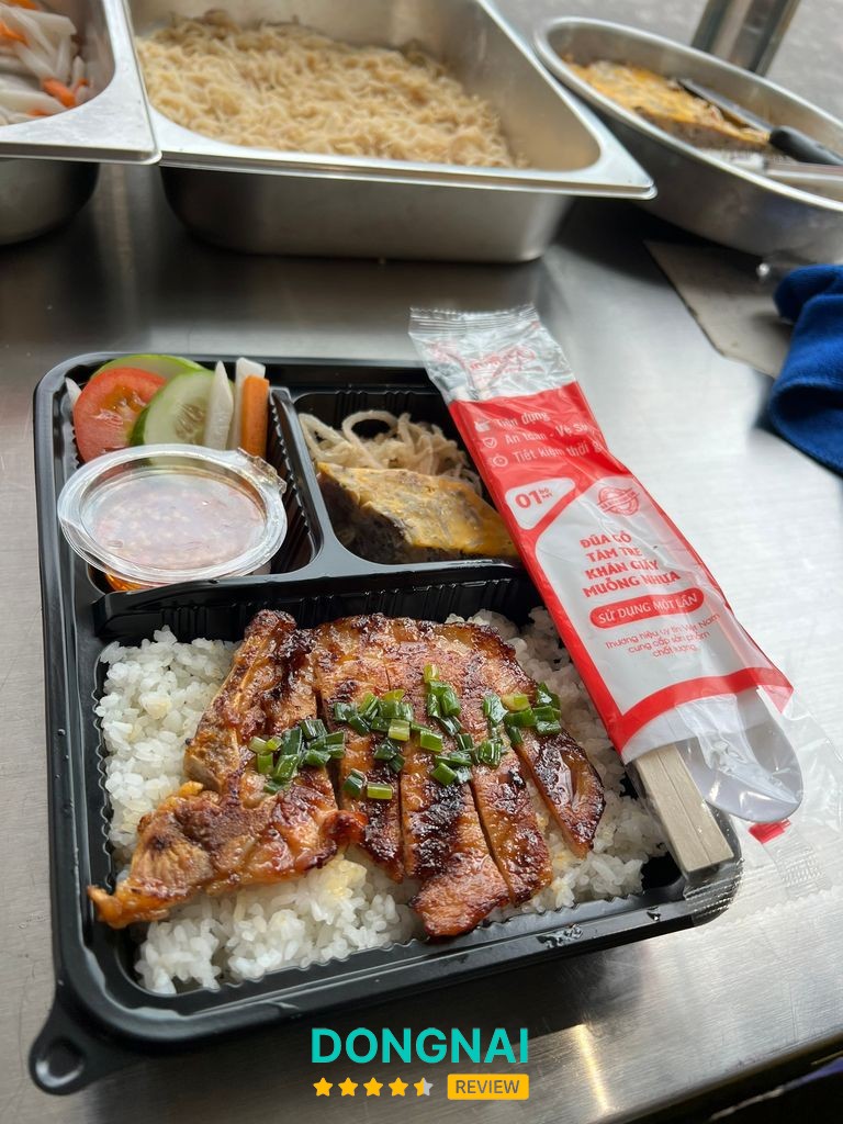 Cơm tấm Hai Râu Tân Triều
