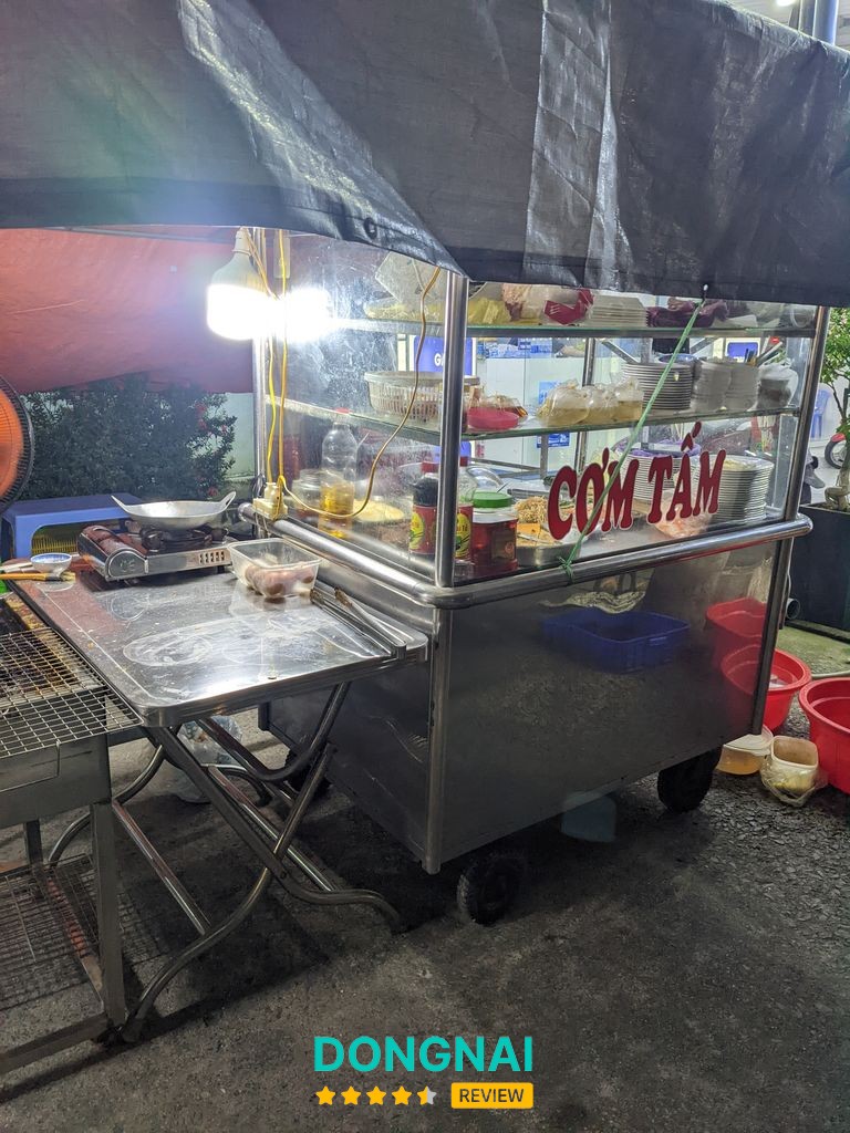 Cơm Tấm Đêm 6 Lệ tại Tân Triều