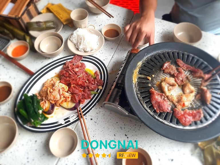 Lẩu bò và món ăn tại Quán Lẩu Mới