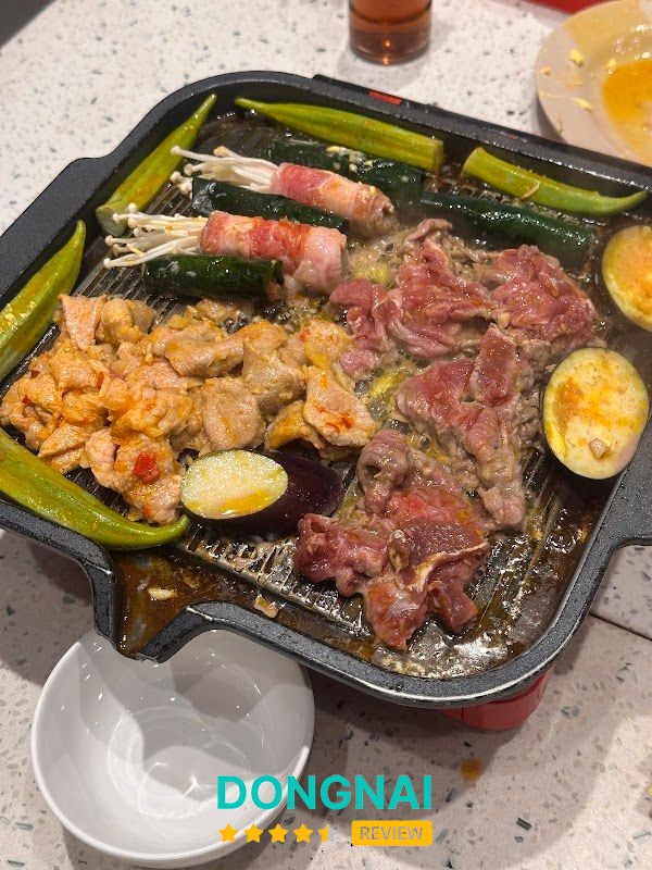 Không gian tại Quán Lẩu Mới