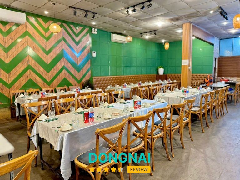 Lẩu tôm Năm Ri 5 ở Trấn Biên