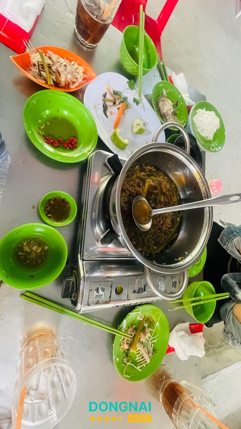 Món lẩu cá tại Hoàng Oanh