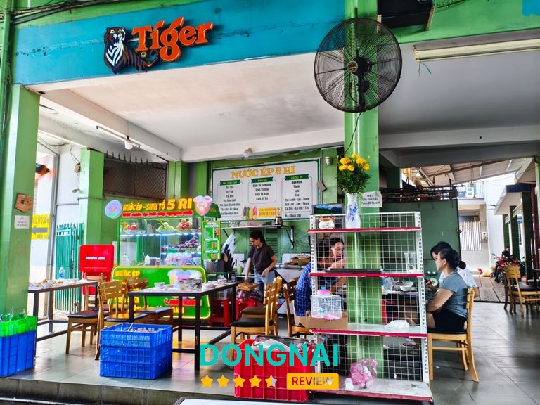 Lẩu Tôm 5 Ri đường Cách Mạng Tháng 8 Trấn Biên