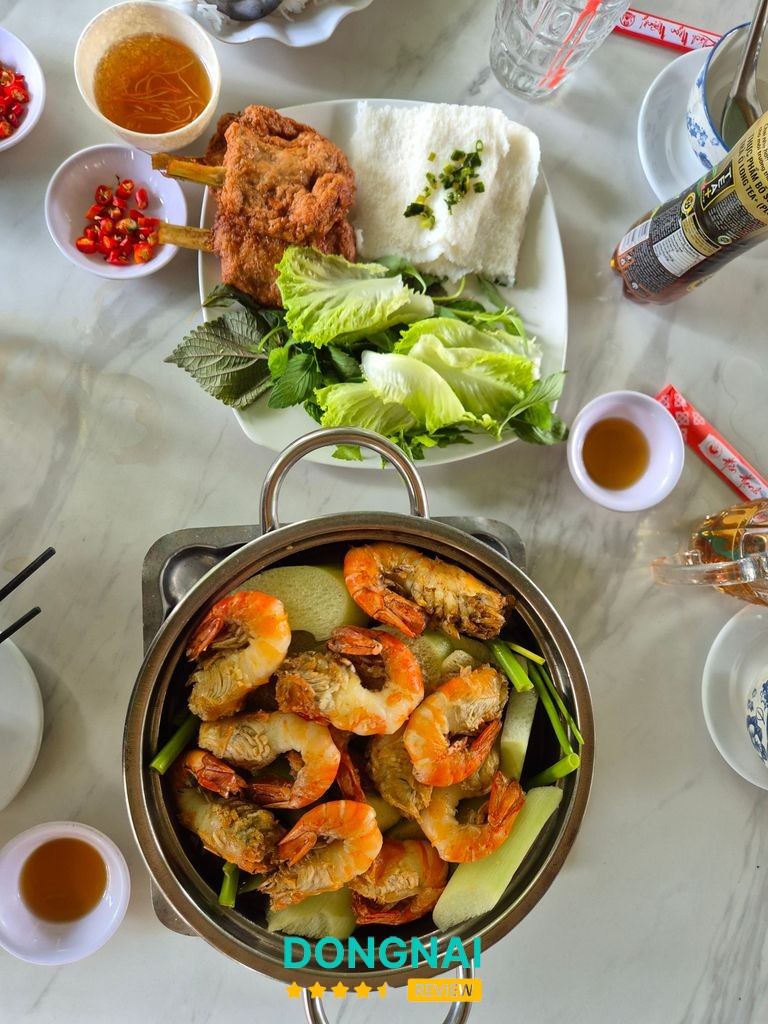Không gian Lẩu Tôm 5 Ri