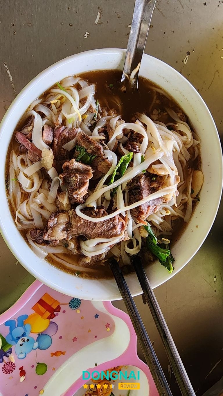 Hình ảnh thực tế tại Quán Phở Hòa
