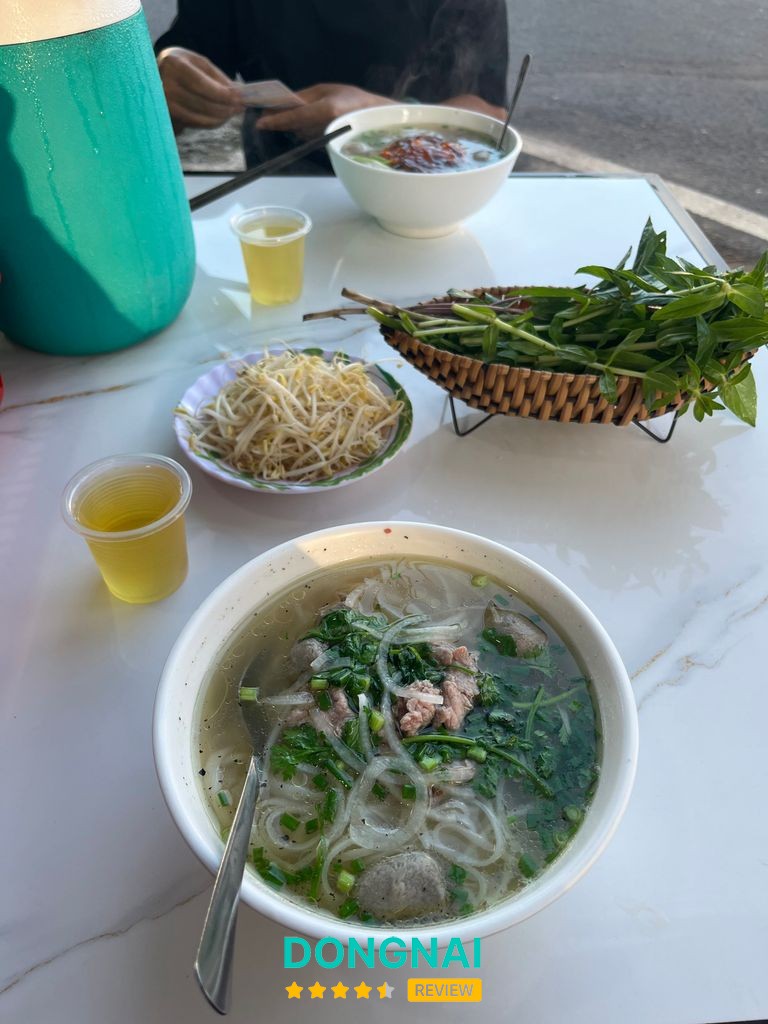Không gian Phở Sài Gòn