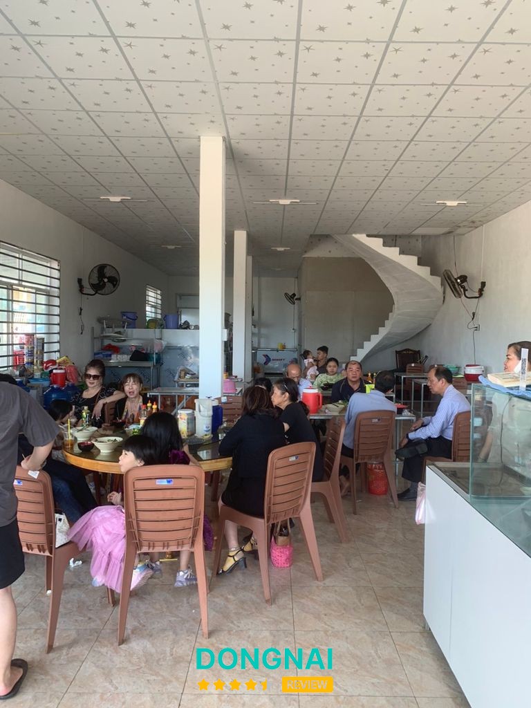 PHỞ CÔ BA Dầu Giây