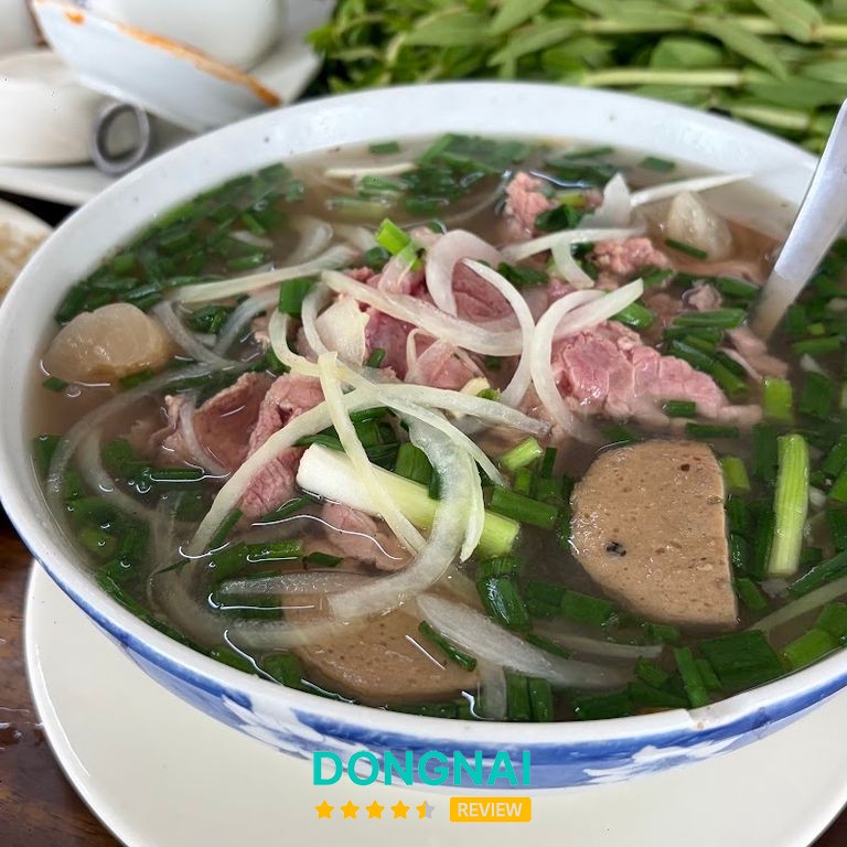 Tô phở tại Phở 10 Tây