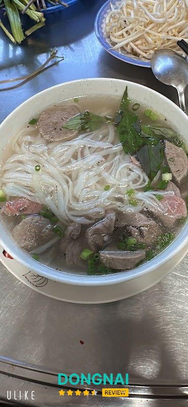 Món phở tại Phở Quyền
