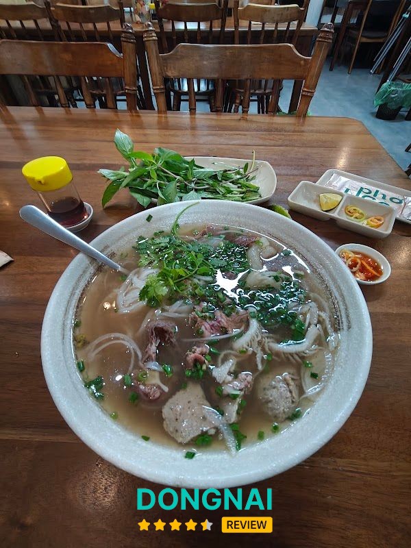 Tô phở tại Phở Ngò