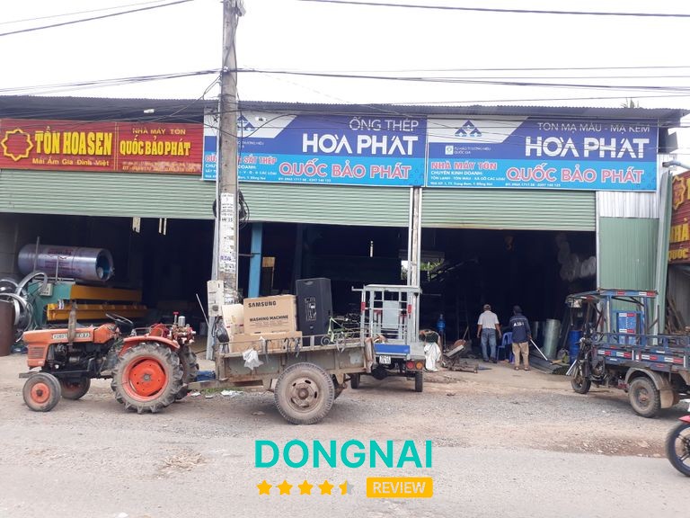 Không gian và món ăn tại Phở Cây Gáo