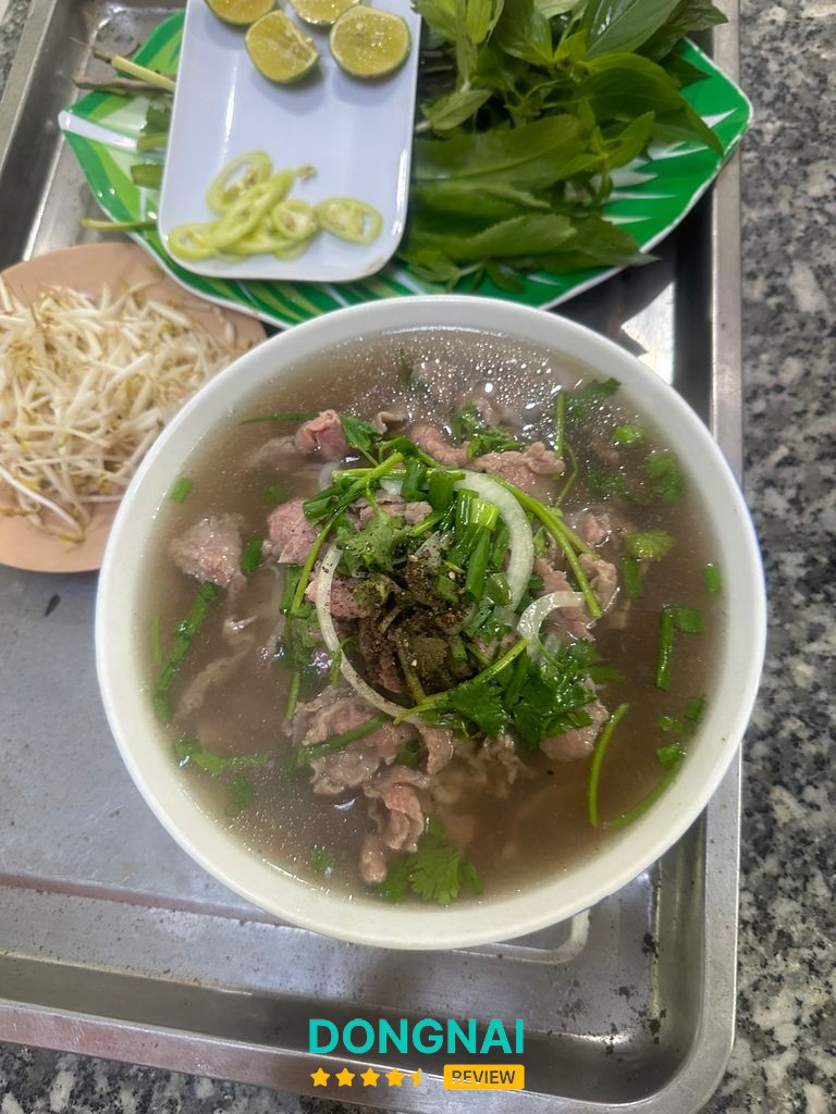 Phở Lý Quốc Sư tại đường Bùi Trọng Nghĩa, Trảng Dài
