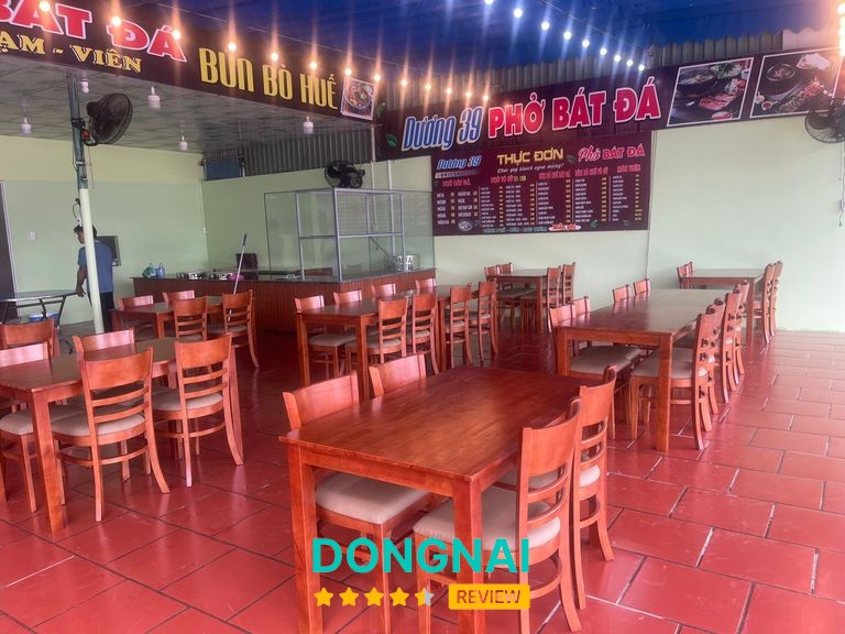 Phở Bát Đá Dương 39 tại đường Nguyễn Khuyến, Trảng Dài