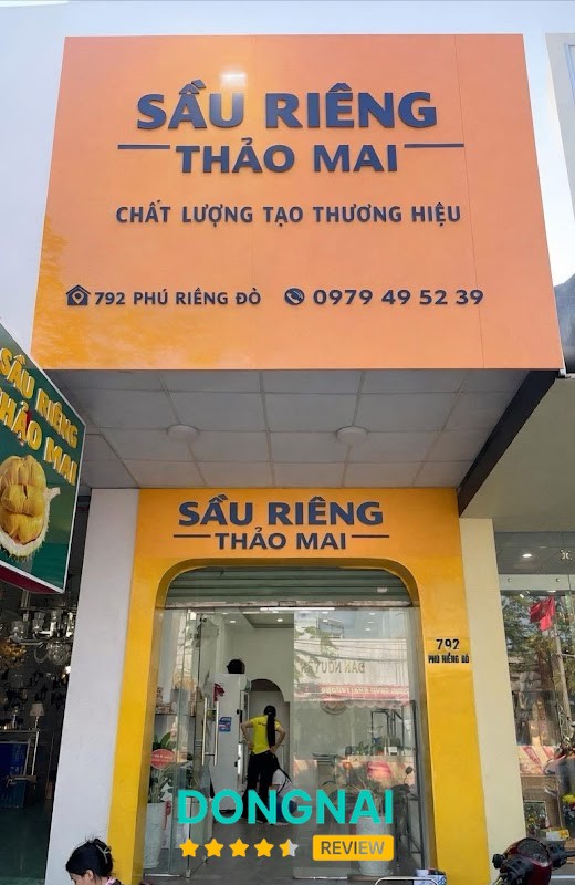 Tiệm rửa xe Sĩ
