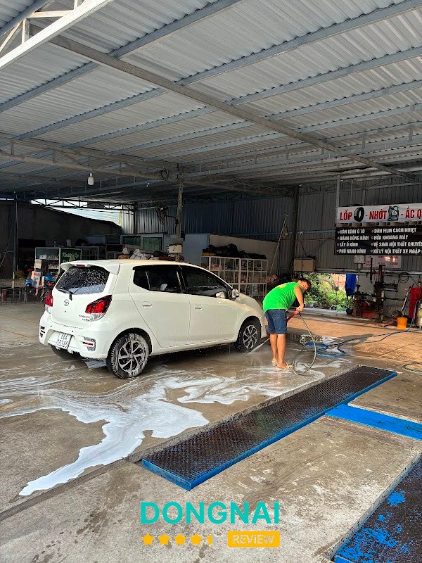 Rửa xe Ô tô Hùng vá vỏ Nhơn Trạch