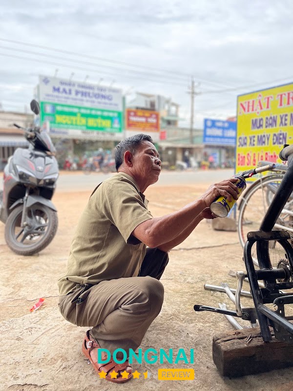 Khu vực sửa xe tại Nhật Trường