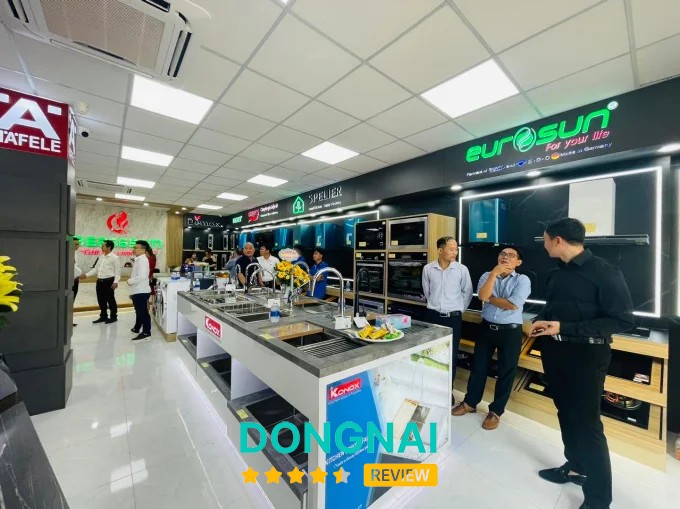 Không gian trưng bày thiết bị tại Bếp 365 Đồng Nai