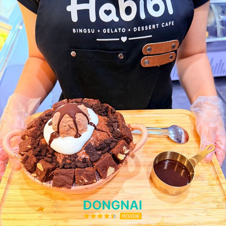 Hình ảnh đồ ngọt và không gian HABIBI