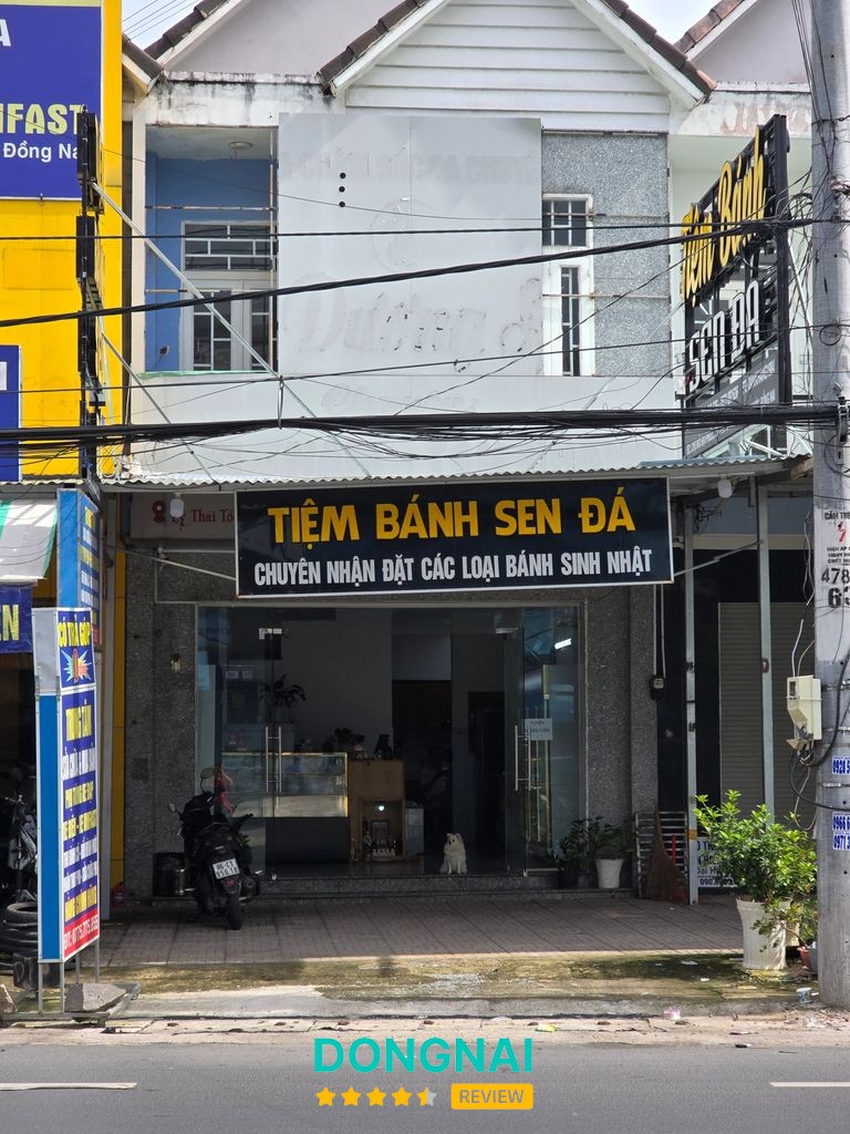 Tiệm bánh Sen đá Nhơn Trạch
