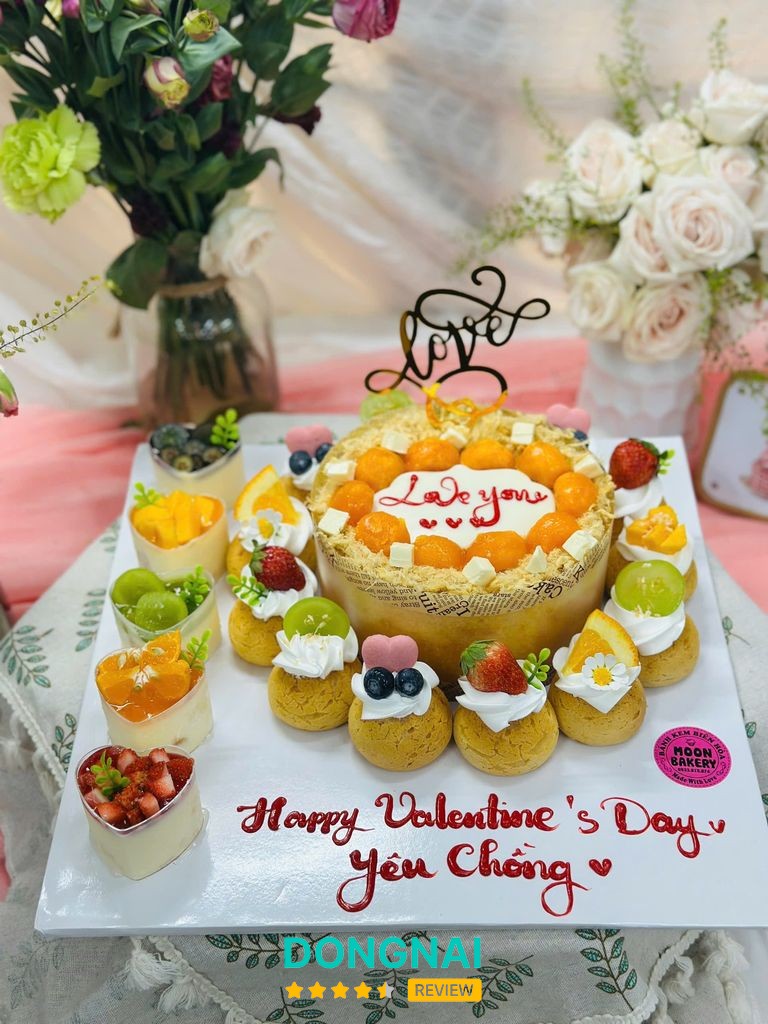 Mẫu bánh sinh nhật Moon Bakery
