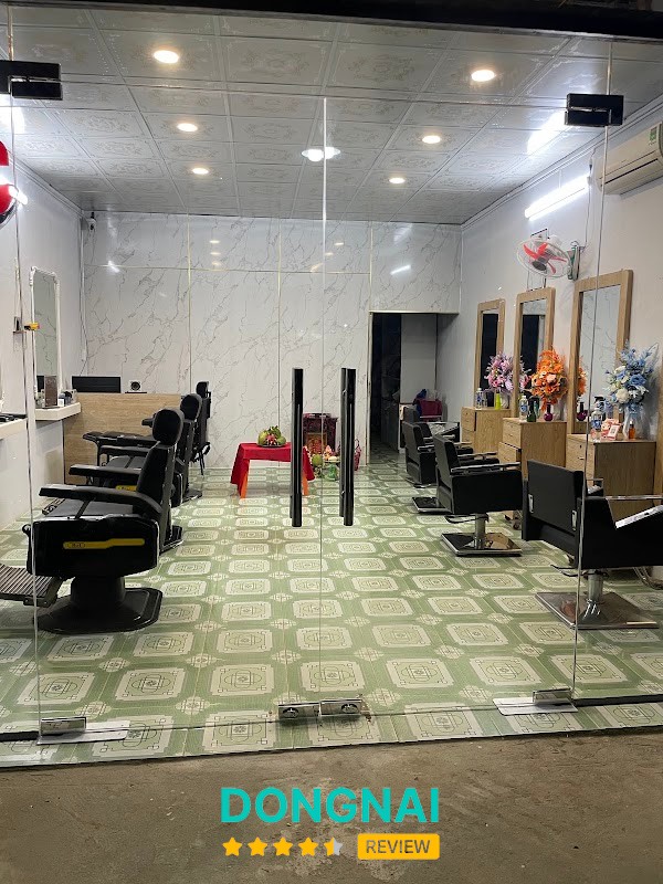 Không gian Salon Phú Hair Studio